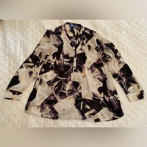 Simply Vera button down blouse